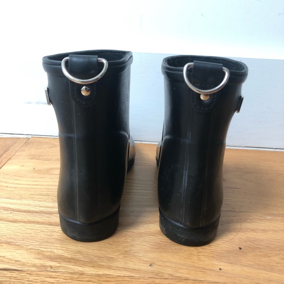 Alice + Whittles black rubber rain boot, like new, size 6 (37). - Picture 5 of 5